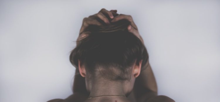 CBD a deprese: dokáže si konopí poradit i s psychickým problémem?
