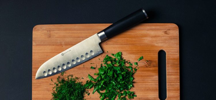 Jaké nože by se neměly v kuchyni postrádat?
