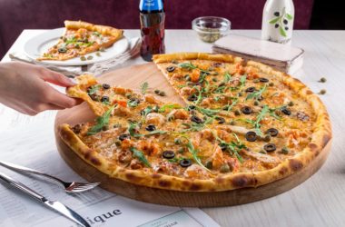 Jí se pizza s kůrkou nebo bez kůrky? Odpovídají zkušení kuchaři