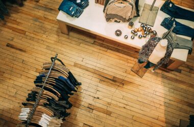 Módní oblečení a doplňky — styl a sneaker kultura