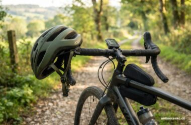 Cyklisticka helma na riditkach kola