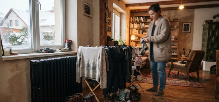 Ilustrační fotografie k tématu jak rychle usušit mokré oblečení a boty