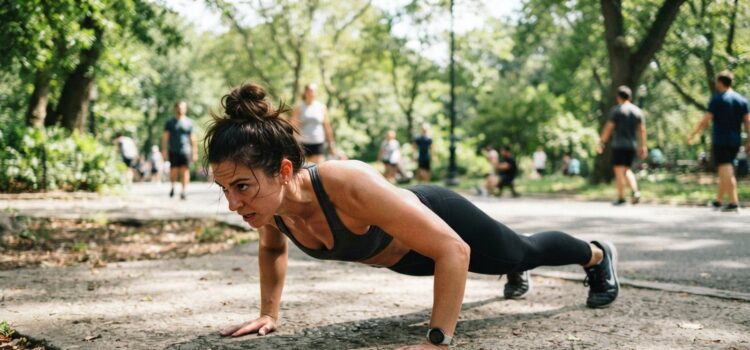 Ilustrační fotografie k tématu jak zvládnout burpees